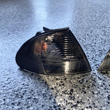 Load image into Gallery viewer, E46 smoked corner lights - sedan / touring