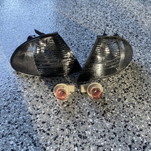 Load image into Gallery viewer, E46 smoked corner lights - sedan / touring