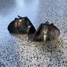 Load image into Gallery viewer, E46 smoked corner lights - sedan / touring