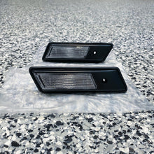 Load image into Gallery viewer, E36 / E34 clear side marker lights