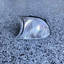 Load image into Gallery viewer, E46 clear corner lights - coupe / convertible