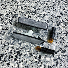 Load image into Gallery viewer, E36 clear side marker lights - facelift