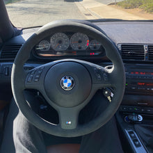 Load image into Gallery viewer, BMW E46 M sport alcantara steering wheel
