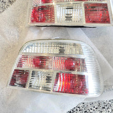 Load image into Gallery viewer, E39 clear tail lights - sedan (used)
