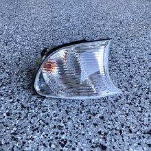 Load image into Gallery viewer, E46 clear corner lights - coupe / convertible
